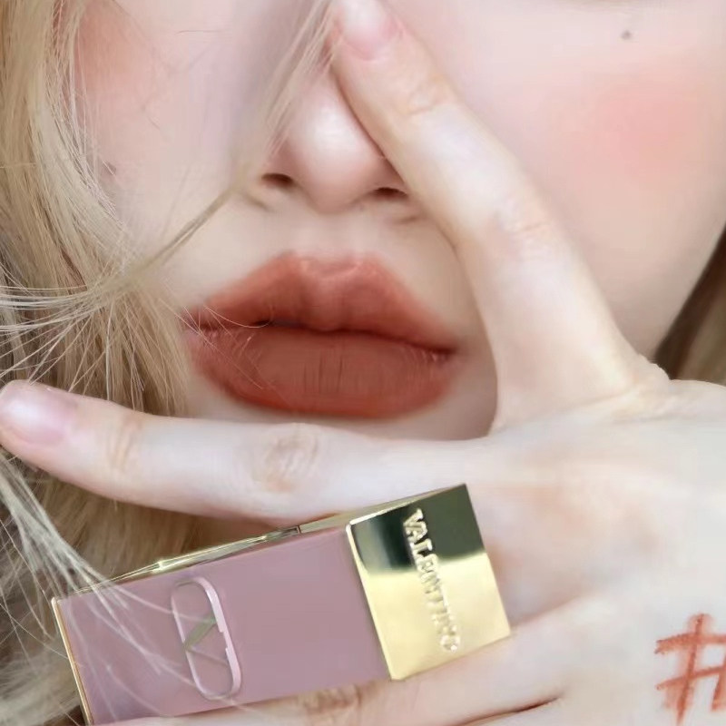 国内专柜 华伦天奴哑光唇膏3.4g裸管限定版口红 效期到26年8月,淘宝优惠券,粉丝福利购,淘宝优惠卷