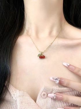 可爱樱桃项链女2024新款锁骨链轻奢小众设计高级感闺蜜生日礼物