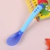 Sản phẩm em bé trực tiếp đầu mềm đầy đủ silicone thay đổi nhiệt độ màu sắc cho trẻ ăn thức ăn bổ sung cho trẻ em đa chức năng súp nĩa - Cup / Table ware / mài / Phụ kiện Cup / Table ware / mài / Phụ kiện