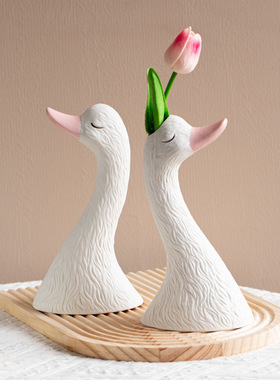 可爱治愈陶瓷天鹅花瓶摆件家居客厅插花仿真花干花餐桌玄关装饰品