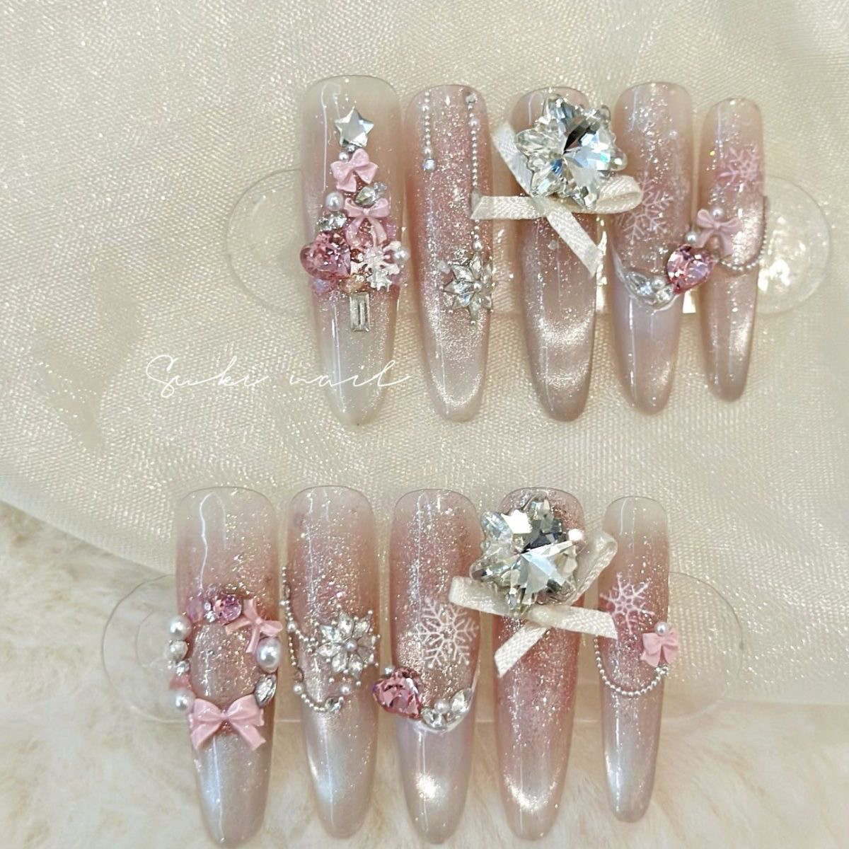 【酒酿桃桃】在逃公主圣诞雪花美甲秋冬温柔仙气纯手工定制美甲贴,淘宝优惠券,粉丝福利购,淘宝优惠卷