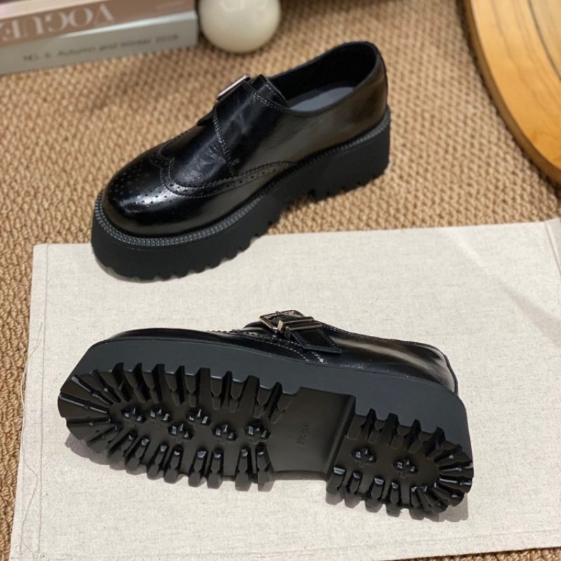 2026春季爆款英伦风真皮布洛克乐福鞋女黑色搭扣厚底增高百搭单鞋,淘宝优惠券,粉丝福利购,淘宝优惠卷