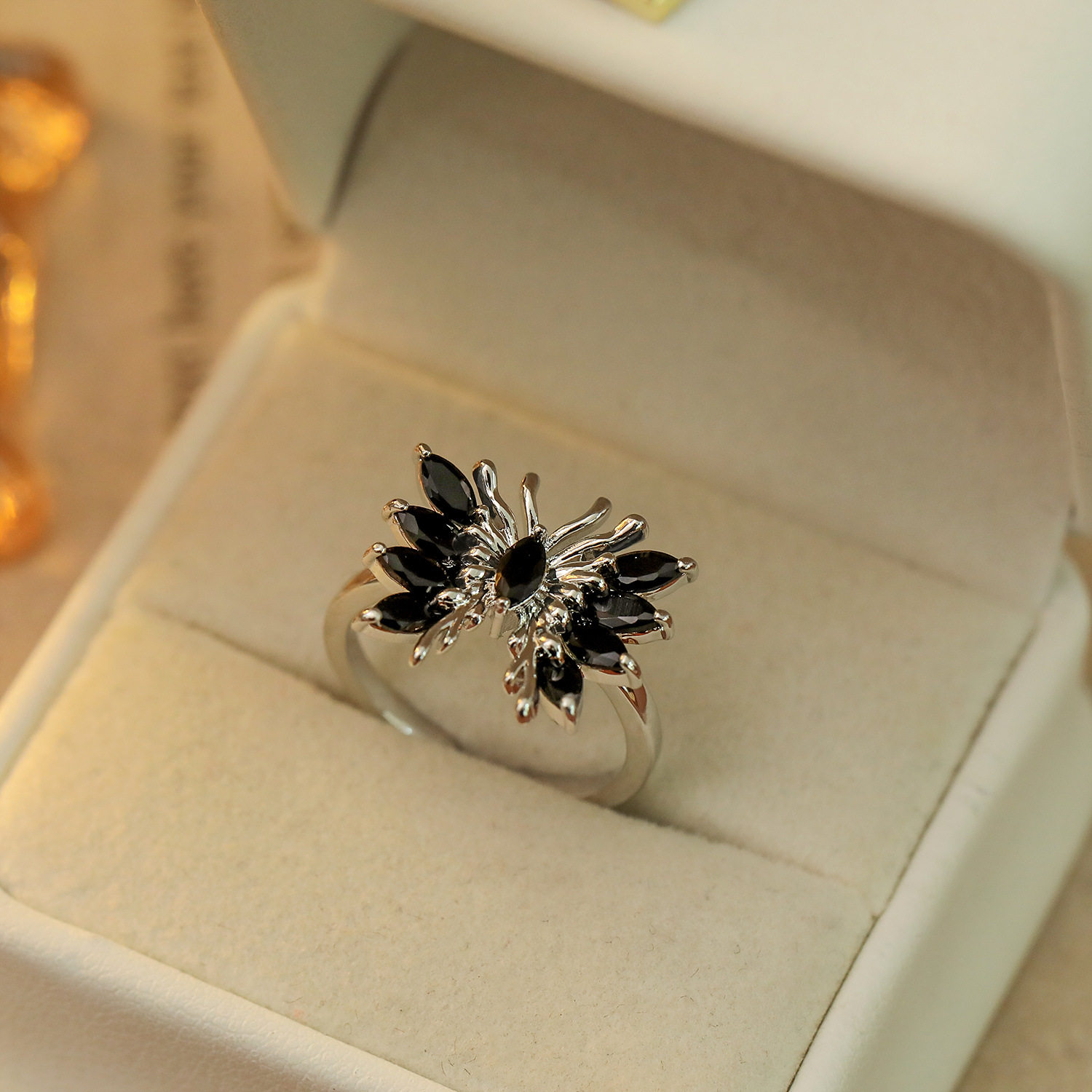 Dark retro three-dimensional butterfly inlaid zirconium ring for women, light luxury