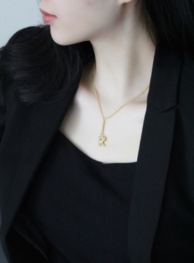 项链女夏任嘉伦同款2022字母