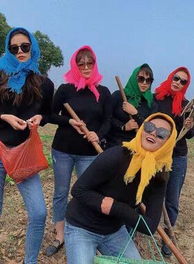 中老年头巾女下地干活