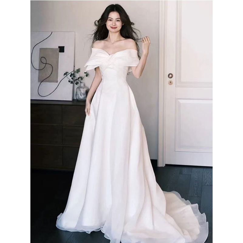大码一字肩轻婚纱2025胖MM新款简约气质白色礼服小拖尾轻奢迎宾纱,淘宝优惠券,粉丝福利购,淘宝优惠卷