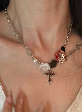 楼哈哈哥特风玫瑰花十字架项链