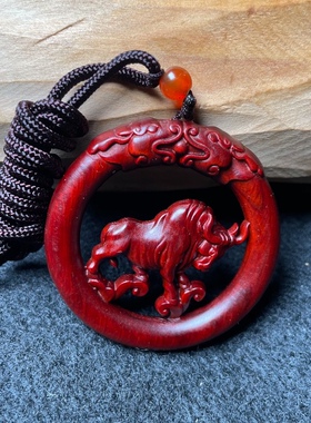 小叶紫檀木牛吊坠项链牛牌挂件