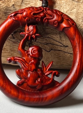 小叶紫檀猴子挂件红木猴吊坠生肖猴属猴项链木质猴牌无事牌男女