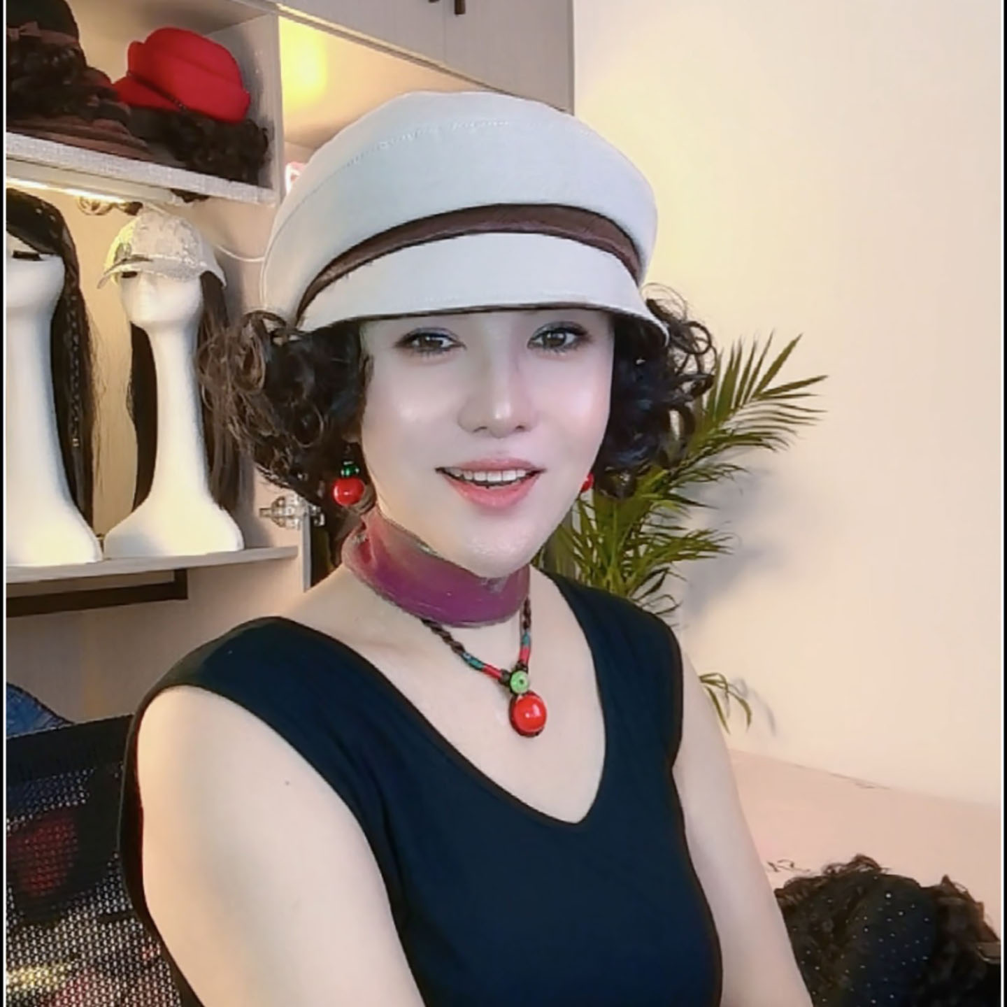 新款假发带帽子一体盆帽女妈妈款短卷发时尚减龄秋冬真发帽鸭舌帽