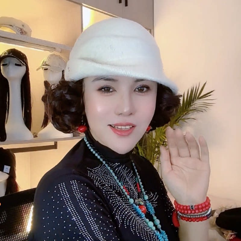 假发一体刺绣蓓蕾帽女新款翻翘卷发时尚减龄洋气早秋新款真发短发