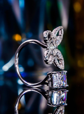 群镶莫桑石双蝴蝶开口戒指