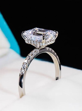 莫桑石冰糖长方形钻戒