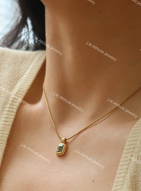 J.W. ins风 蛇骨链油画框橄榄绿锆石项链宝石女吊坠简约