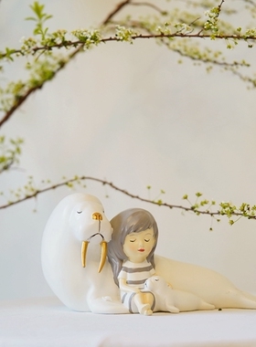 海狮女孩摆件北欧树脂