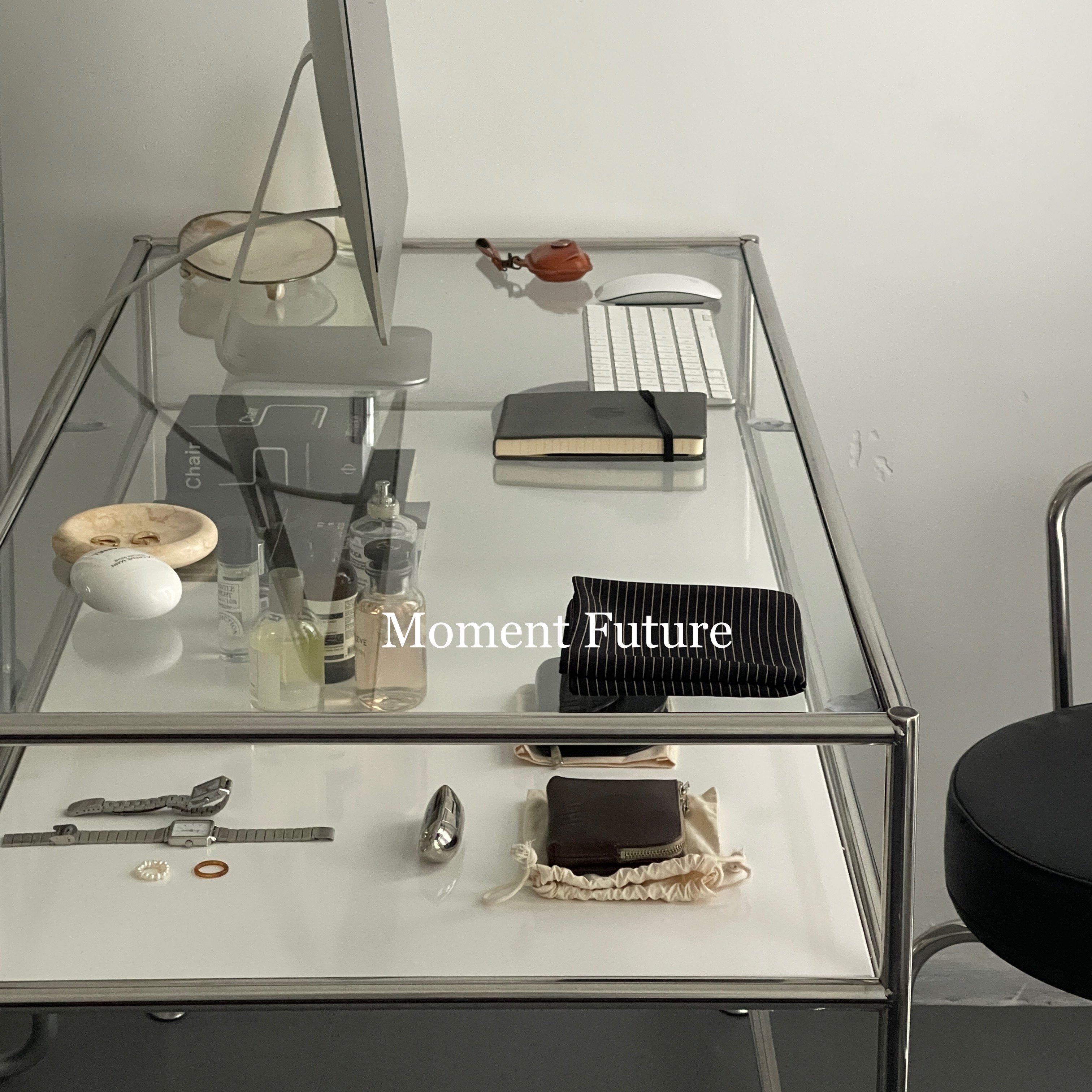 Moment Future中古家居博主办公桌客厅书桌金属玻璃桌,淘宝优惠券,粉丝福利购,淘宝优惠卷