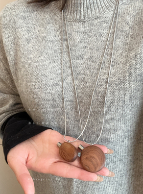 简约复古木质酒壶吊坠长款项链女高级感个性轻奢时尚颈链毛衣链
