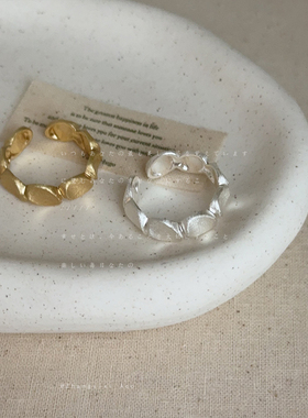 高级感磨砂拉丝椭圆戒指女轻奢质感独特时尚潮流通勤百搭指环戒子