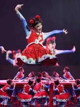 New Years Day Childrens Happy New Years Eve dress rehearsal for men and women open door red performance to young childrens Spring Festival red lantern dance suit