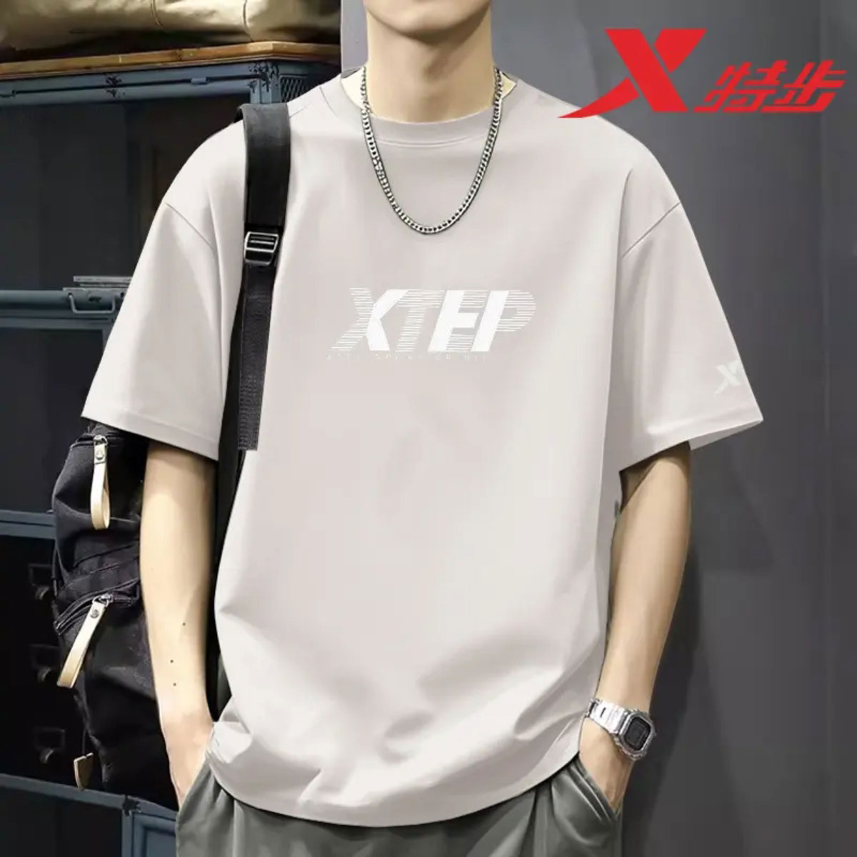 特步短袖t恤男夏季新款潮流印花棉质休闲上衣圆领半袖男士运动服 - 图1
