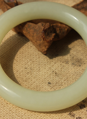 王实斋珠宝/新疆和田玉圆条手镯内径59mm手饰支持异地复检润T58