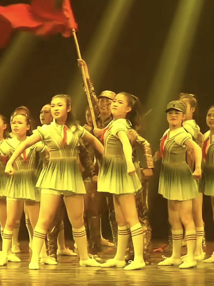 儿童你们告诉我红领巾演出服装红领巾童心向党合唱舞蹈服表演服饰,淘宝优惠券,粉丝福利购,淘宝优惠卷