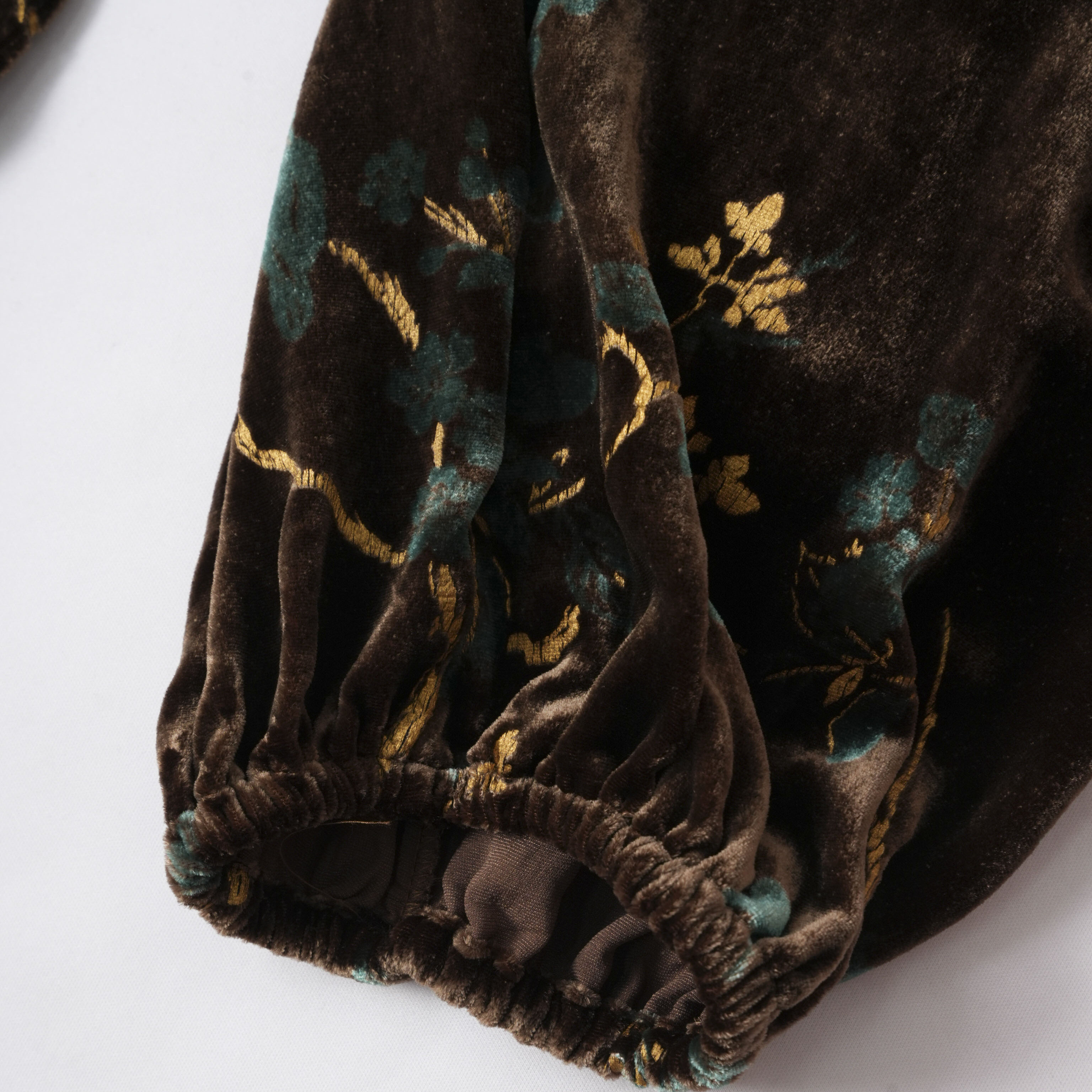 墨玉青枝！真丝丝绒上衣女秋季新款轻奢高定桑蚕丝V领衬衫打底衫