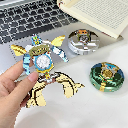 New Transforming Robot Fingertip Gyro