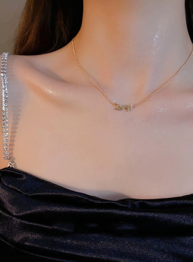 小香风字母吊坠项链轻奢小众气质