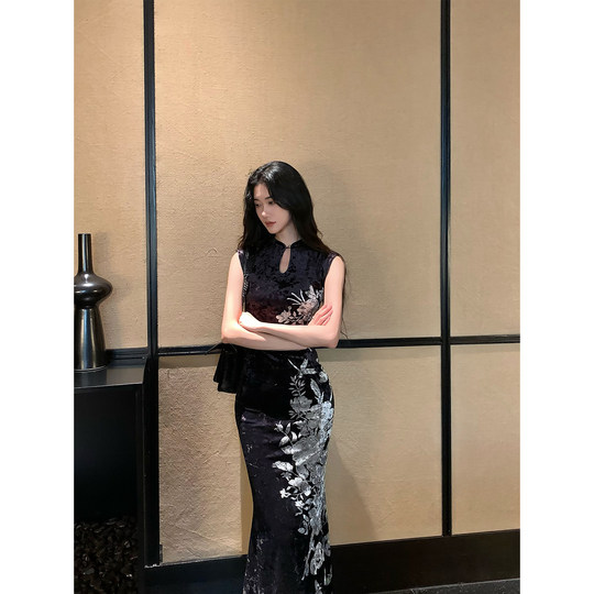 Norain regnet nicht, neuer chinesischer Stil, verbessertes schwarzes Urlaubskleid, Damen-Winter-Samt-Taille, Cheongsam-Kleid, langer Rock