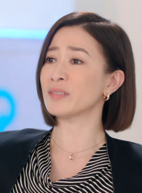 新闻女王佘诗曼文慧心同款项链