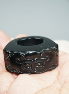 【晶金良玉】塔青黑青玉饕餮大扳指