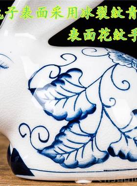 正品品兔子摆件兔陶瓷饰创意可爱客厅兔子摆设景德艺镇青花手绘子