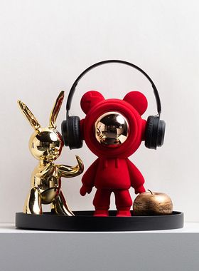 现代闪电太空人植绒树脂摆件高级