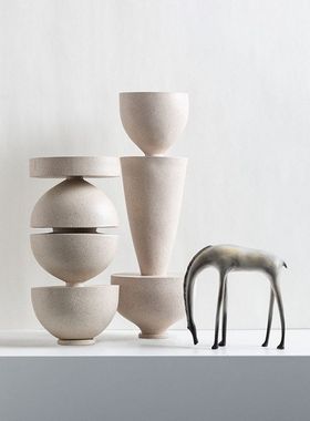 简约现代柱形摆件树脂抽象创意装饰桌面客厅别墅样板间乔迁礼物