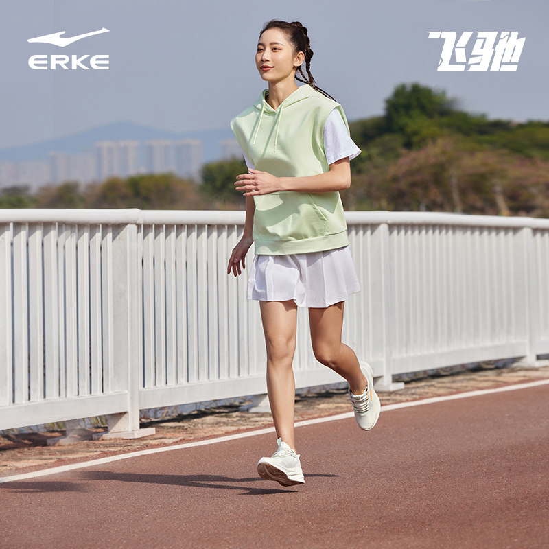 鸿星尔克2023春季新款飞驰跑步鞋 鸿星尔克跑步鞋