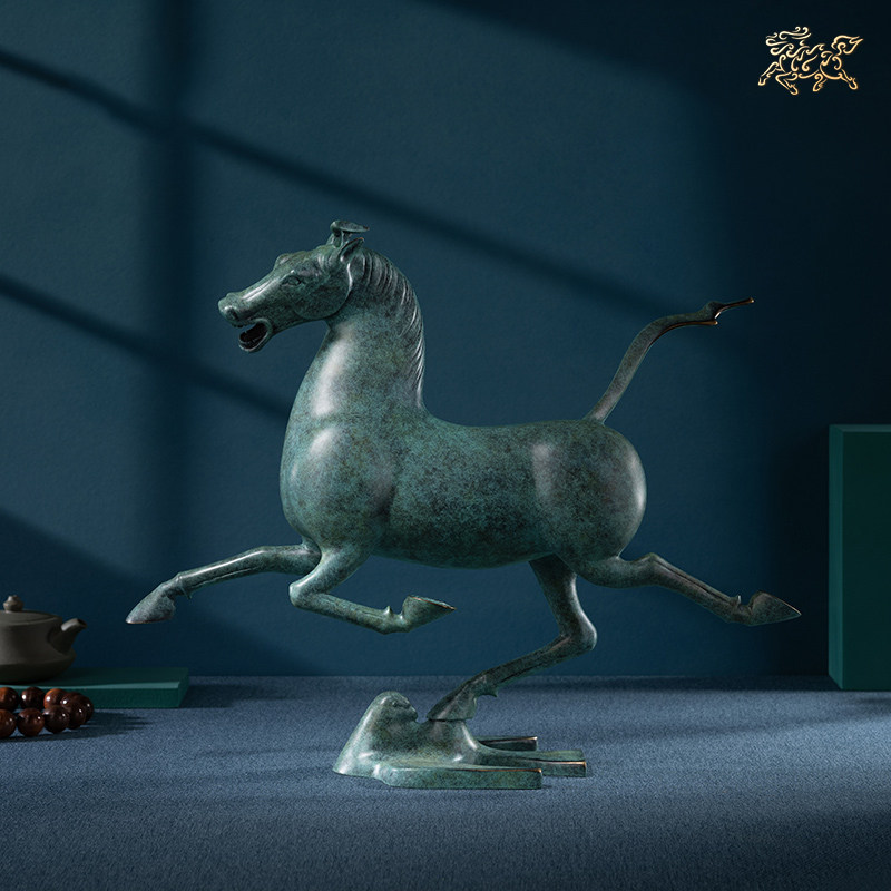 銅製 馬踏飛燕 馬の像 置物 台付き 幅約43cm c08299 【公式通販】