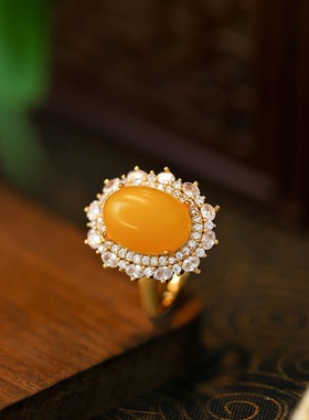 新中式镀金蜜蜡琥珀经典戴妃戒指