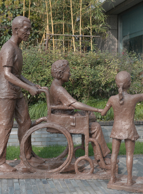 城市教育孝文化亲情主题小品玻璃钢祖孙三代人物雕塑户外艺术摆件