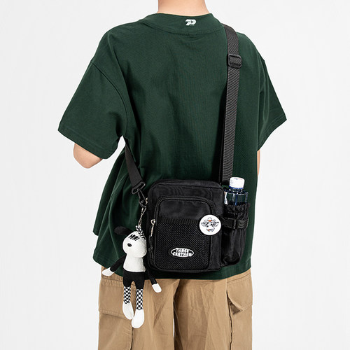 小学生斜挎水壶包男孩户外运动可放水杯中大童出游儿童单肩小背包 - 图1