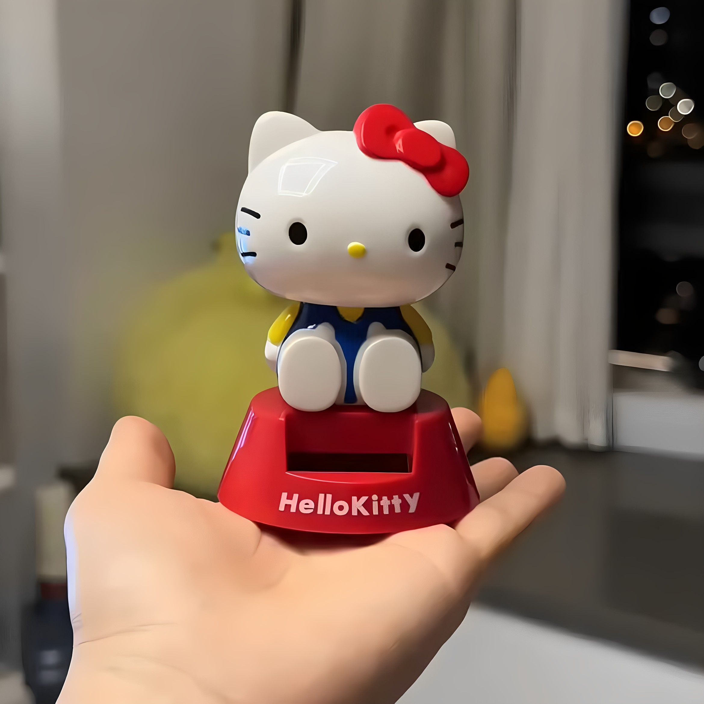 hellokitty车载摆件太阳能凯蒂猫摇头公仔中控装饰汽车内饰品用品,淘宝优惠券,粉丝福利购,淘宝优惠卷