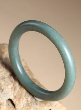 新疆和田玉且末蓝美人条手镯