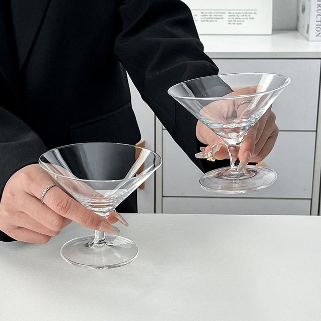 ຍີ່ປຸ່ນສ້າງສັນ goblet martini ຈອກແກ້ວ trumpet cocktail ຈອກດື່ມຈອກປາກກ້ວາງຈອກຈອກຊາພິເສດ