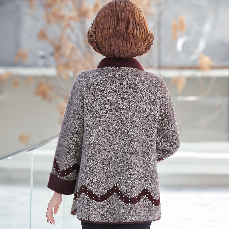 2021新款妈妈春秋时尚水貂绒外套 法尚妃中老年女装