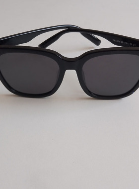 轻黑框时尚太阳镜男女开车驾驶防紫外线遮阳眼镜方形防晒黑色墨镜