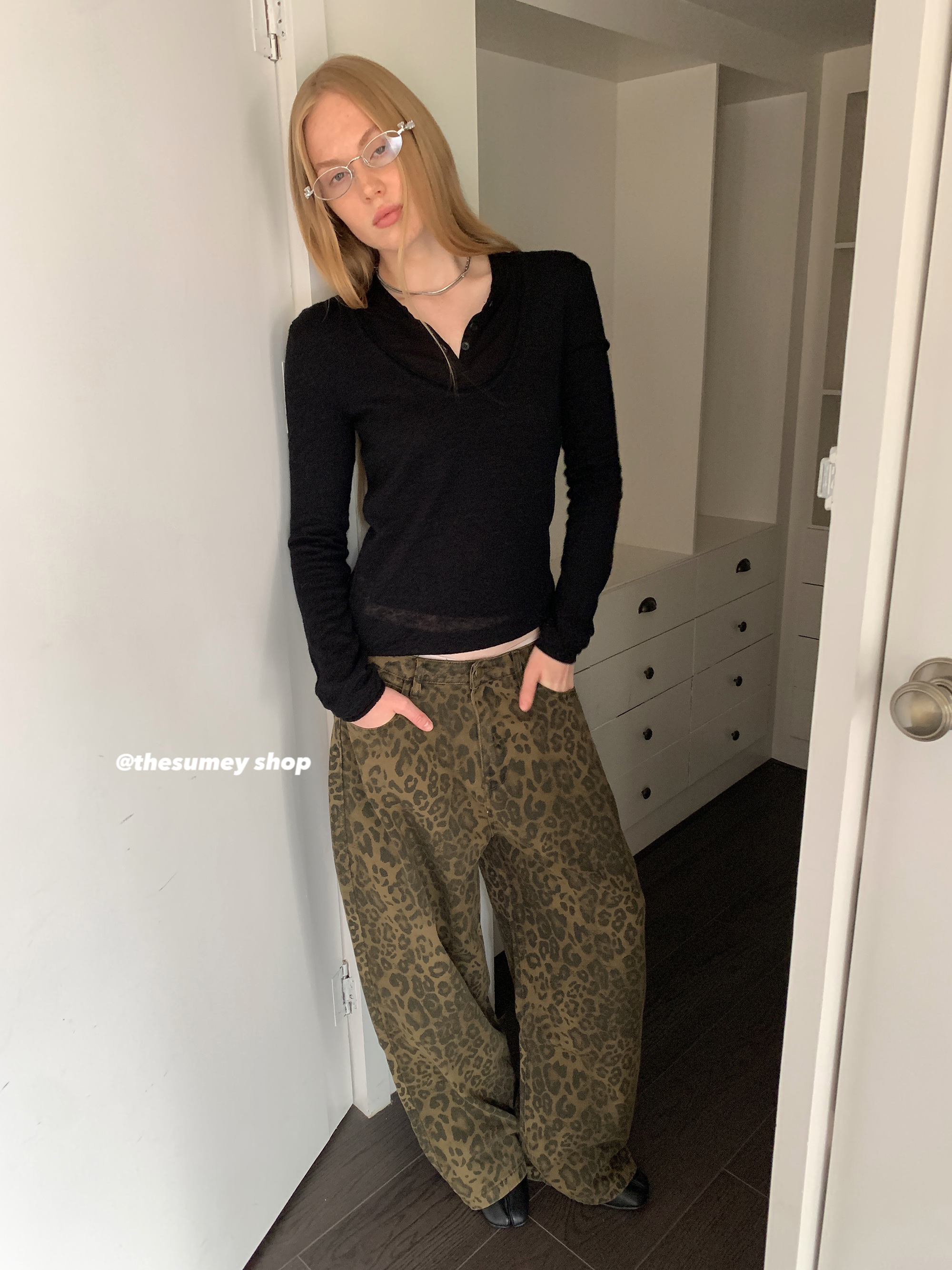 THESUMEY秋冬23新款设计感百搭酷辣豹纹牛仔裤女显瘦直筒休闲长裤 - 图0