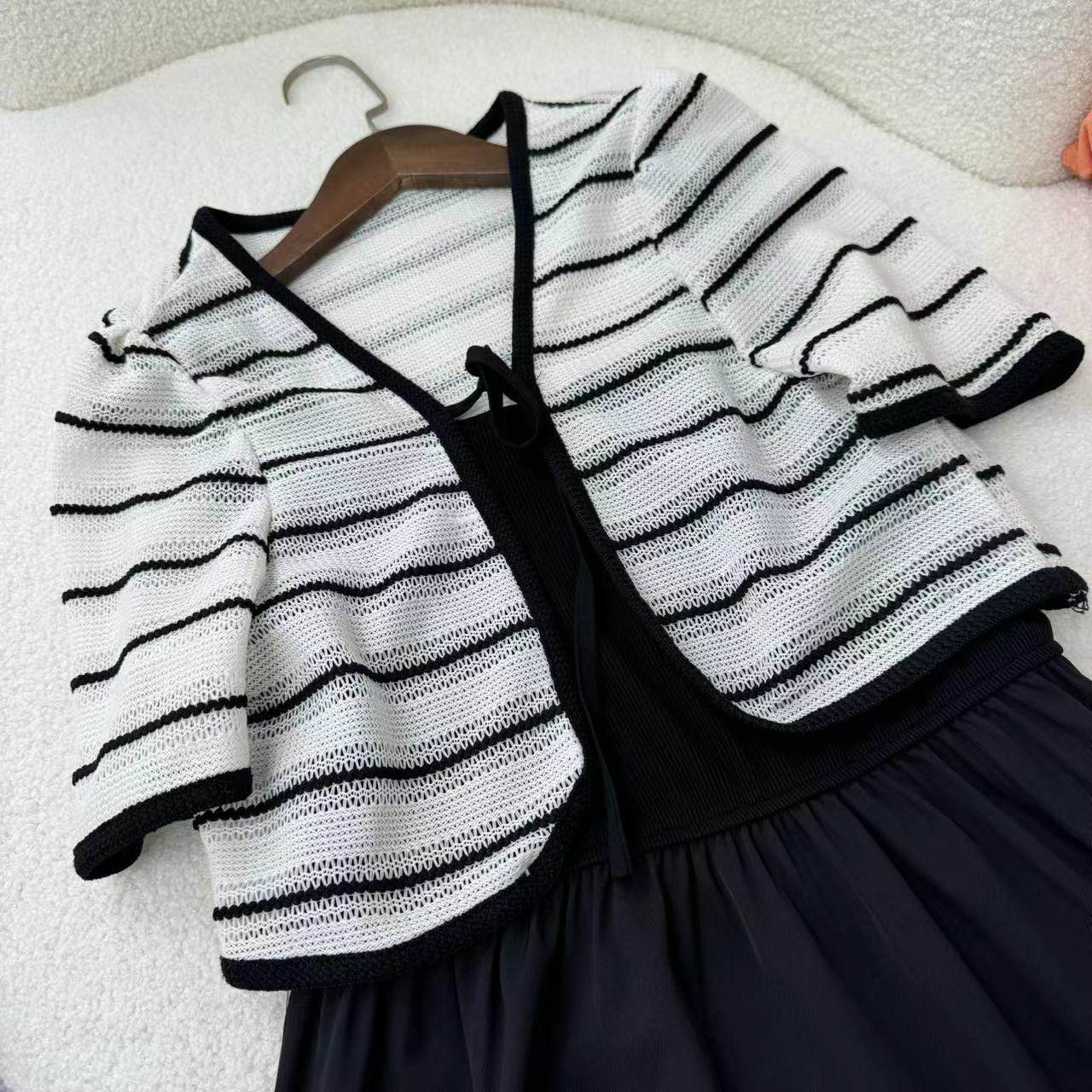 惠衣阁夏季女两件套装无袖背心裙高腰连衣裙针织开衫针织小披肩,淘宝优惠券,粉丝福利购,淘宝优惠卷