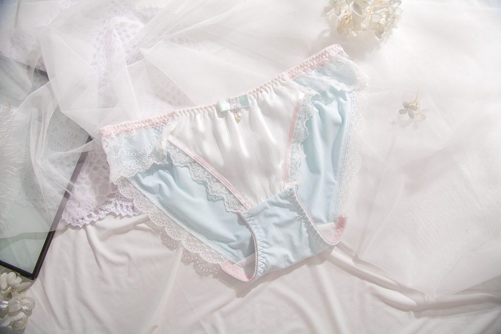 2024新款糖果色雪纺拼接牛奶丝钉珠蝴蝶结甜美蕾丝包臀少女内裤,淘宝优惠券,粉丝福利购,淘宝优惠卷