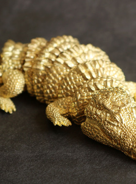 复古纯黄铜鳄鱼招财摆件可活动手把件办公桌面装饰品书柜工艺品