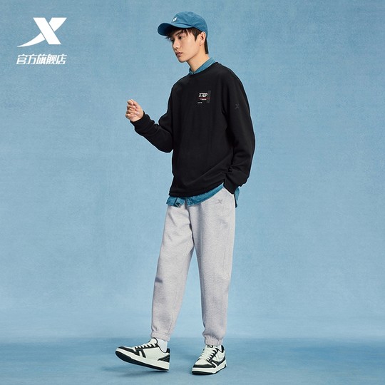 特步运动休闲卫衣男女同款秋季户外休闲百搭情侣圆领套头衫运动服